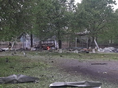 Масований удар "Шахедів" по Харкову 6 травня, пожежа після влучань Масований удар "Шахедів" по Харкову 6 травня, пожежа після влучань