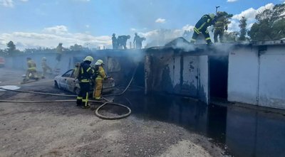 У Харкові на пожежі чоловік зазнав опіків через пожежу у гаражному кооперативі У Харкові на пожежі чоловік зазнав опіків через пожежу у гаражному кооперативі
