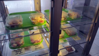 Страви в їдальні Чернівецького ліцею №20 Страви в їдальні Чернівецького ліцею №20