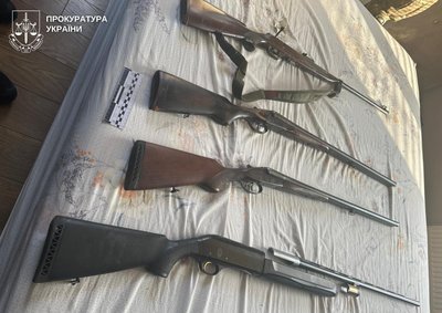 На Волині чоловік застрелив собаку односельчанки, йому оголосили підозру На Волині чоловік застрелив собаку односельчанки, йому оголосили підозру