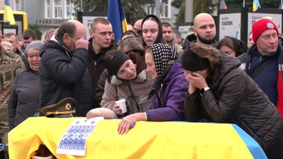 З військовими Михайлом Лебедевим та Олександром Юхимцем попрощалися у Рівному З військовими Михайлом Лебедевим та Олександром Юхимцем попрощалися у Рівному