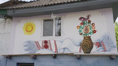 "Мальована хата": у Буші на Вінниччині триває мистецький проєкт "Мальована хата": у Буші на Вінниччині триває мистецький проєкт