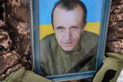 У Луцькій громаді попрощалися з 55-річним воїном Іваном Доценком