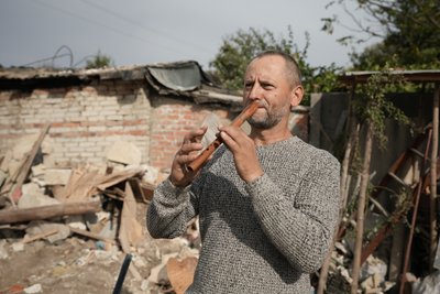 “Виліз із вирви й пішов до сусіда”. Сум'янин вижив після прямого влучання безпілотника в будинок “Виліз із вирви й пішов до сусіда”. Сум'янин вижив після прямого влучання безпілотника в будинок
