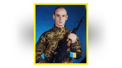 На Чернігівщині в останню путь провели п'ятьох захисників України На Чернігівщині в останню путь провели п'ятьох захисників України