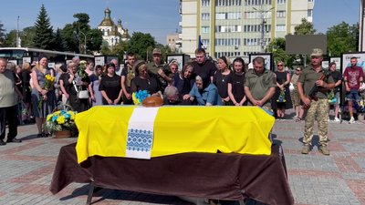 "У нього очі завжди світилися": з сержантом Сергієм Дударем попрощались у Рівному "У нього очі завжди світилися": з сержантом Сергієм Дударем попрощались у Рівному
