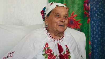 "Чаруючі простота, щирість та відкритість". "Баба Єлька" презентувала сьому серію циклу про громади Кіровоградщини "Чаруючі простота, щирість та відкритість". "Баба Єлька" презентувала сьому серію циклу про громади Кіровоградщини