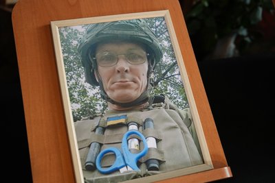 У Херсоні провели в останню путь двох загиблих бійців Олександра Бігаса та Володимира Ситнікова У Херсоні провели в останню путь двох загиблих бійців Олександра Бігаса та Володимира Ситнікова