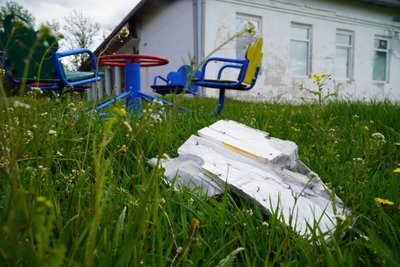 "З хати виходиш і слухаєш — літають чи ні". Що розповідають жителі прифронтової Богданівки на Дніпропетровщині "З хати виходиш і слухаєш — літають чи ні". Що розповідають жителі прифронтової Богданівки на Дніпропетровщині