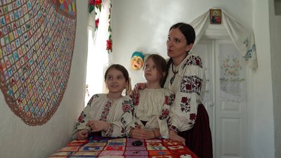 "У нашого народу не було дня без пісні": сім'я з Черкащини створила пісенну світлицю у своїй хаті "У нашого народу не було дня без пісні": сім'я з Черкащини створила пісенну світлицю у своїй хаті