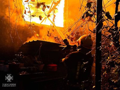 пожежа в Одесі, згорів будинок в Одесі пожежа в Одесі, згорів будинок в Одесі