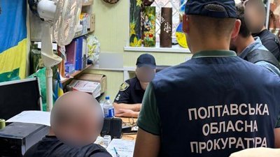 У Полтаві судитимуть трьох людей, які продавали автомобілі гуманітарної допомоги