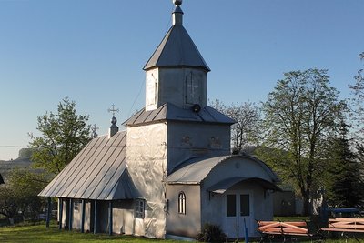 Церква у селі Шишківці Чернівецької області Церква у селі Шишківці Чернівецької області