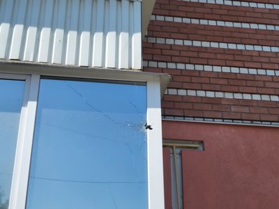 "Знайшов у ліжку": вночі уламки впали біля багатоповерхівки у Броварах "Знайшов у ліжку": вночі уламки впали біля багатоповерхівки у Броварах