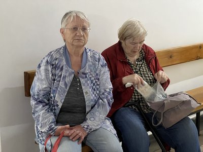 У Полтаві роблять безоплатне протезування зубів для пенсіонерів та ВПО: як скористатися послугою