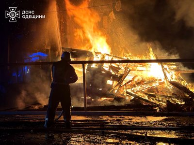 Під ранок армія РФ атакувала південь Одещини дронами: є загиблі та травмовані, пошкоджені будинки Під ранок армія РФ атакувала південь Одещини дронами: є загиблі та травмовані, пошкоджені будинки