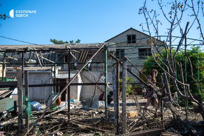 84-річного чоловіка діставали з-під завалів: РФ ударила по Одещині вдень 31 липня 84-річного чоловіка діставали з-під завалів: РФ ударила по Одещині вдень 31 липня