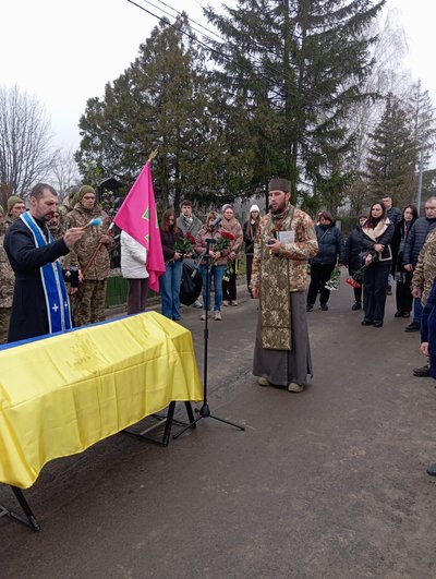 "Прийняв нерівний бій": у Черкасах перепоховали прикордонника Олександра Хаблака "Прийняв нерівний бій": у Черкасах перепоховали прикордонника Олександра Хаблака