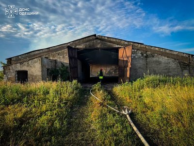 Російські дрони атакували Одещину: є загибла, пошкоджені житлові будинки та склад Російські дрони атакували Одещину: є загибла, пошкоджені житлові будинки та склад