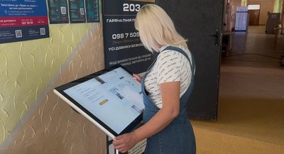 "Загинула кума. Їм прямо в будинок прилетів "шахед": евакуйовані з Васильківки про життя у прифронтовому селищі