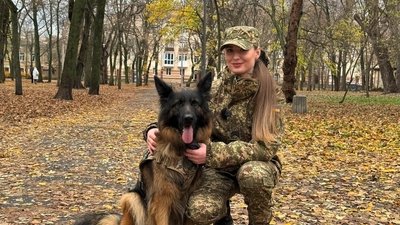 Тренується щодня по три години й любить масаж: у кропивницькому підрозділі Нацгвардії служить вівчарка Герда Тренується щодня по три години й любить масаж: у кропивницькому підрозділі Нацгвардії служить вівчарка Герда