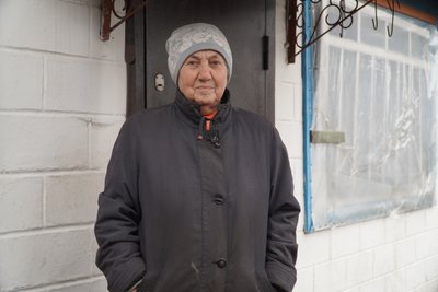 "Нічого не плануємо, бо страшно". Як живуть останні мешканці прифронтового Демуриного на Дніпропетровщині
