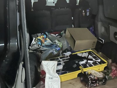 На Львівщині правоохоронці викрили канал контрабанди смартфонів На Львівщині правоохоронці викрили канал контрабанди смартфонів