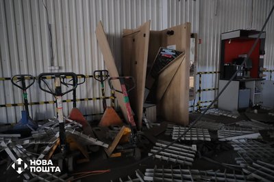 В Одесі через атаку БпЛА постраждало відділення "Нової пошти" В Одесі через атаку БпЛА постраждало відділення "Нової пошти"