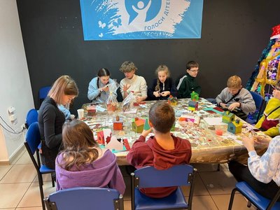 Діти на занятті в центрі Діти на занятті в центрі