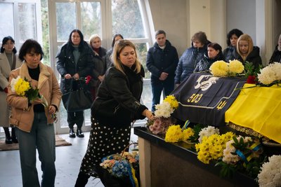 В Ужгороді попрощалися із загиблим військовим Михайлом Шишкою В Ужгороді попрощалися із загиблим військовим Михайлом Шишкою