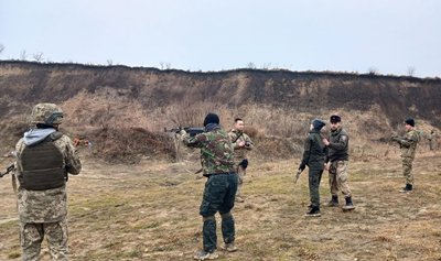 У Тернополі провели вишкіл, вишкіл для молоді, тактична медицина, володіти зброєю, січень 2025 У Тернополі провели вишкіл, вишкіл для молоді, тактична медицина, володіти зброєю, січень 2025