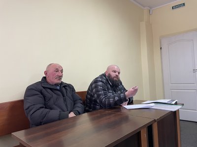 Суд, Надвірна, ЦНАП, волонтер, інвалідінсть, Богдан Стефанюк, Володимир Сікердей Суд, Надвірна, ЦНАП, волонтер, інвалідінсть, Богдан Стефанюк, Володимир Сікердей