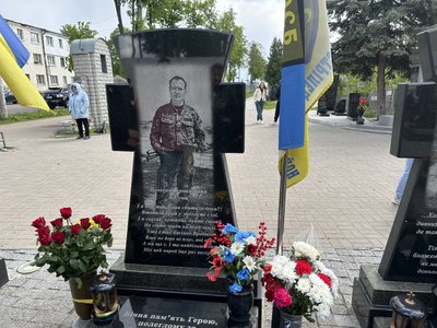 Один поминальний день у Сумах і спогади рідних про захисників Один поминальний день у Сумах і спогади рідних про захисників