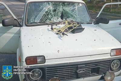 Російський FPV-дрон влучив у цивільний автомобіль у Куп’янську, Харківська область, 19 липня 2025 року Російський FPV-дрон влучив у цивільний автомобіль у Куп’янську, Харківська область, 19 липня 2025 року