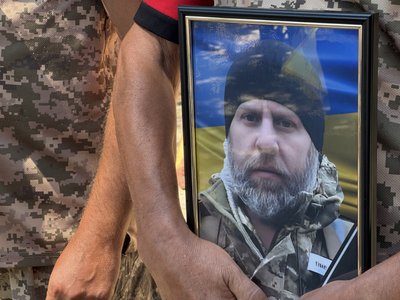 У Сумах попрощалися з військовослужбовцем Богданом Ленд’єлом