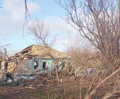 Зруйнований російською авіацією будинок у Подолах на Харківщині Зруйнований російською авіацією будинок у Подолах на Харківщині