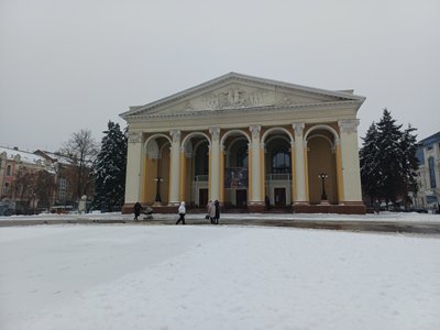 Як працює театр імені Гоголя в Полтаві під час відключень електрики Як працює театр імені Гоголя в Полтаві під час відключень електрики
