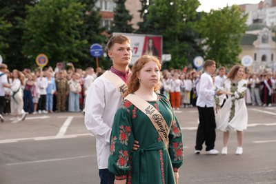 "Марш подяки": фоторепортаж з ходи випускників у Черкасах "Марш подяки": фоторепортаж з ходи випускників у Черкасах