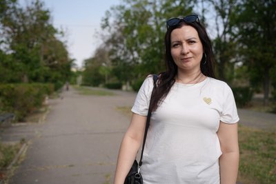 «Вдома небо синіше»: медична сестра херсонської лікарні про життя в Херсоні та Незалежність «Вдома небо синіше»: медична сестра херсонської лікарні про життя в Херсоні та Незалежність