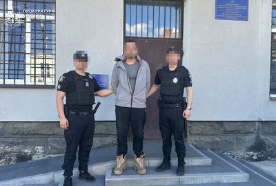 Гірський тур" закінчився на старті: хмельниччанина затримали за організацію незаконного перетину кордону Гірський тур" закінчився на старті: хмельниччанина затримали за організацію незаконного перетину кордону