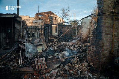 У Вишневому й досі працюють над ліквідацією наслідків вчорашньої атаки РФ У Вишневому й досі працюють над ліквідацією наслідків вчорашньої атаки РФ