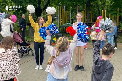 В Одесі влаштували благодійну битву іграшковими морквинами