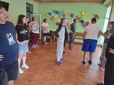 Майстер-класи, табори та поїздки за кордон: як влітку відпочивають діти у прифронтовому Херсоні Майстер-класи, табори та поїздки за кордон: як влітку відпочивають діти у прифронтовому Херсоні