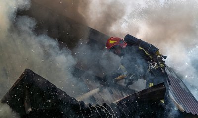 Рятувальники ДСНС ліквідували пожежу у будинку Рятувальники ДСНС ліквідували пожежу у будинку