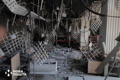В Одесі через атаку БпЛА постраждало відділення "Нової пошти" В Одесі через атаку БпЛА постраждало відділення "Нової пошти"