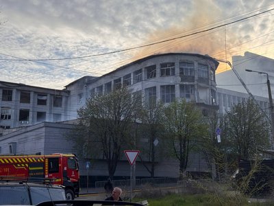 Будували викладачі та студенти: у Дніпрі обстріл РФ пошкодив культурну пам’ятку — "Старий корпус Будівельного інституту"