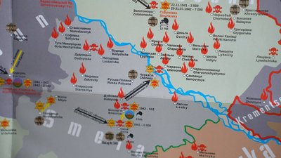 "У цій могилі лежать предки мого діда": черкащанин розповів про родичів-жертв Голокосту "У цій могилі лежать предки мого діда": черкащанин розповів про родичів-жертв Голокосту