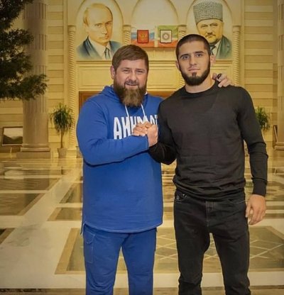 Ломаченко сфотографувався з російським чемпіоном UFC, який їздив до Кадирова