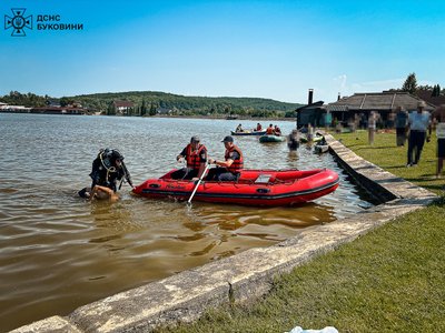 На озері на базі відпочинку в Чернівецькій області потонув 13-річний хлопчик На озері на базі відпочинку в Чернівецькій області потонув 13-річний хлопчик