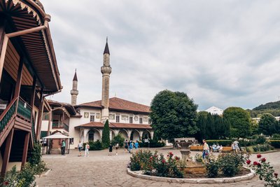 "Ужгород — це Крим без моря": інтерв'ю з митцем караїмського походження Езрою Пастором "Ужгород — це Крим без моря": інтерв'ю з митцем караїмського походження Езрою Пастором